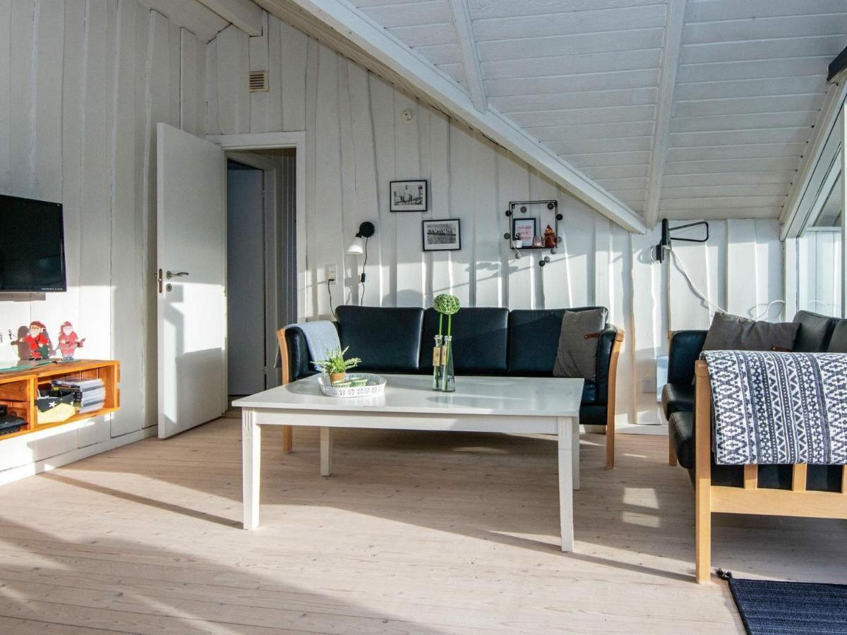 8 Person Holiday Home In Hejls Екстериор снимка